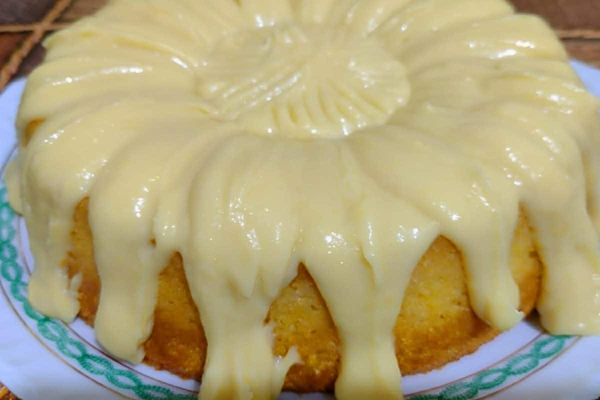 Bolo de milho com brigadeiro cremoso