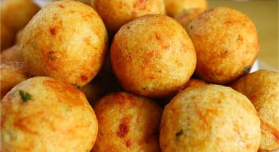 bolinho de batata com frango