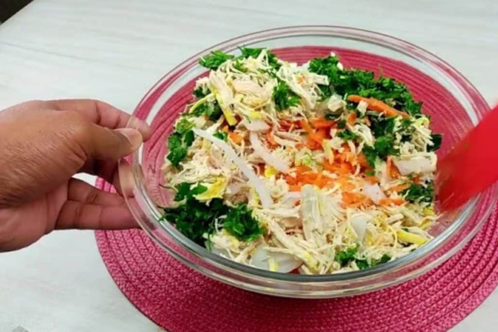 Salada com peito de frango