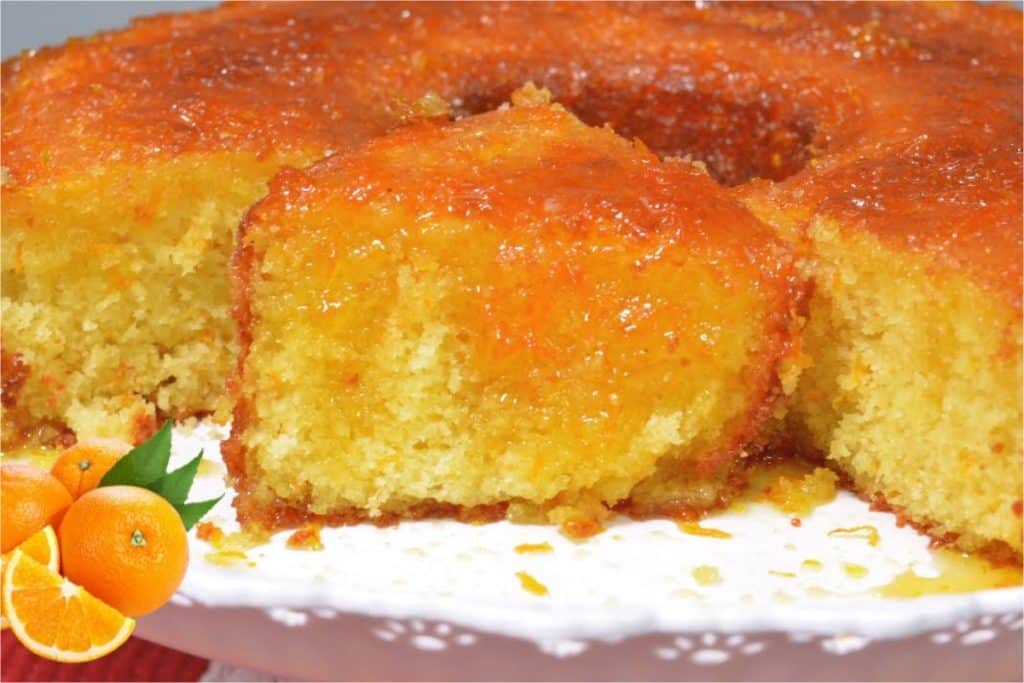 Bolo de laranja com calda