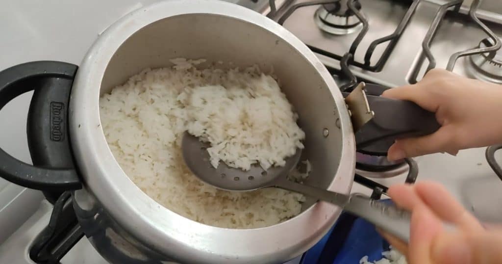 arroz na panela de pressão