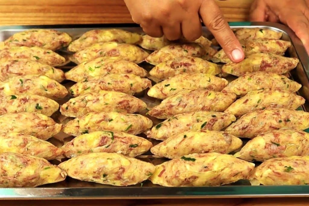 bolinho de mandioca com carne seca