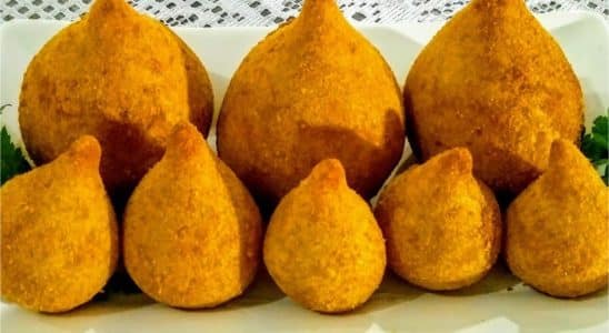 coxinha de frango tradicional