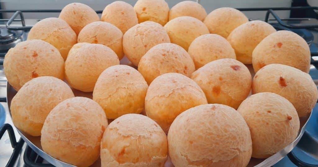 pão de queijo com polvilho