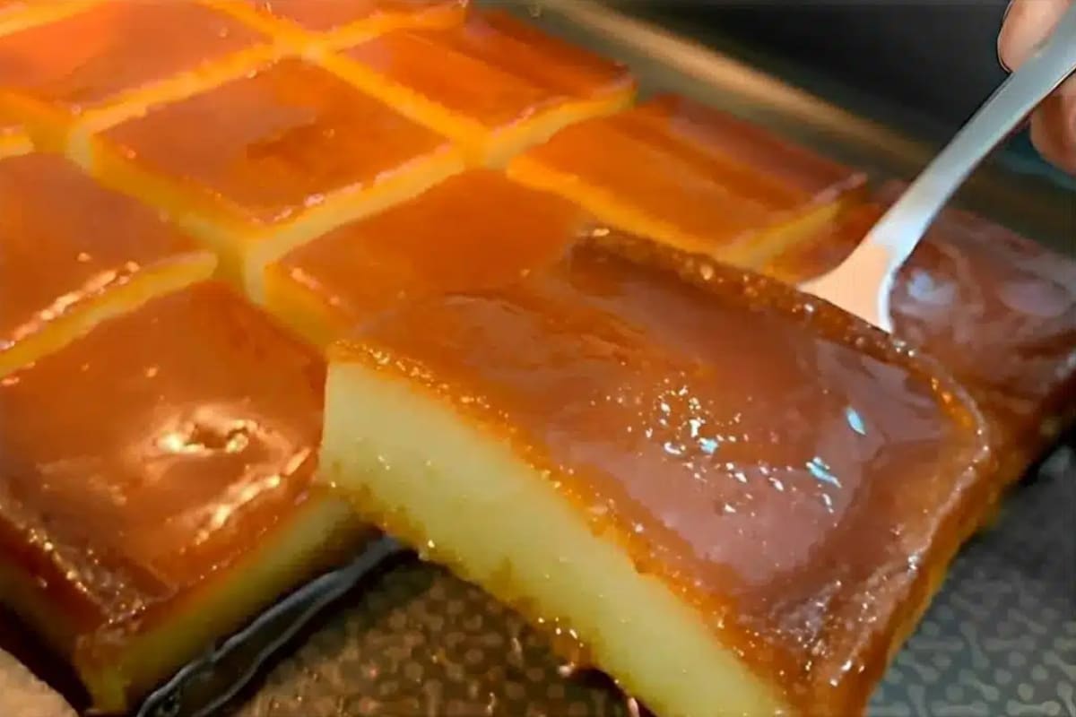 Pudim de Padaria: Uma Sobremesa Tradicional e Irresistível Pudim de padaria