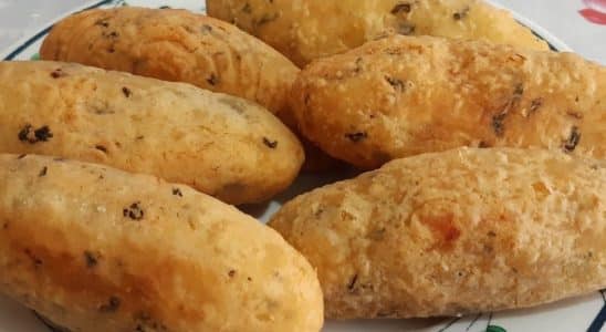 bolinho de mandioca frito