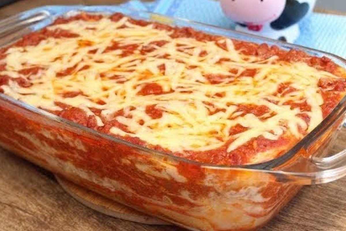 Lasanha à Bolonhesa Clássica: Sabor Imbatível para o Almoço de Domingo Lasanha à bolonhesa