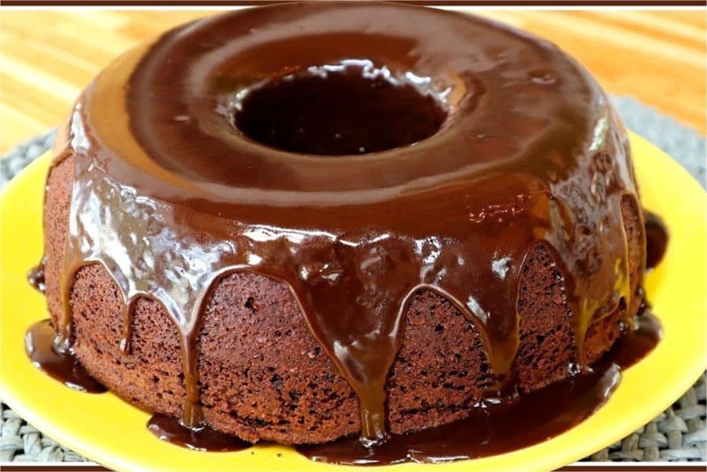 Bolo de café com chocolate