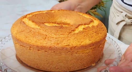 Bolo de iogurte amanteigado