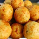 Bolinho de batata com frango