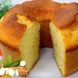 Bolo de mandioca com coco