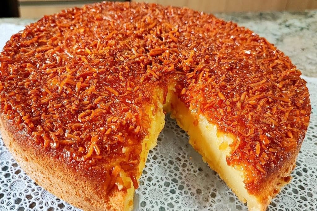 Bolo de mandioca cremoso