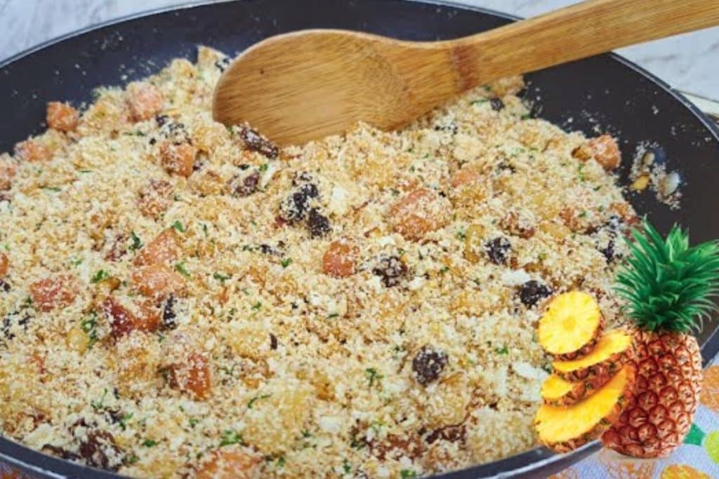 Farofa de abacaxi com bacon