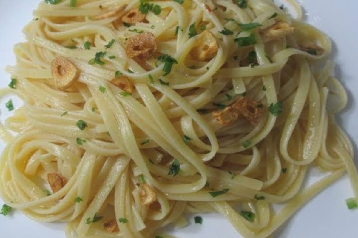 Macarrão alho e óleo de restaurante